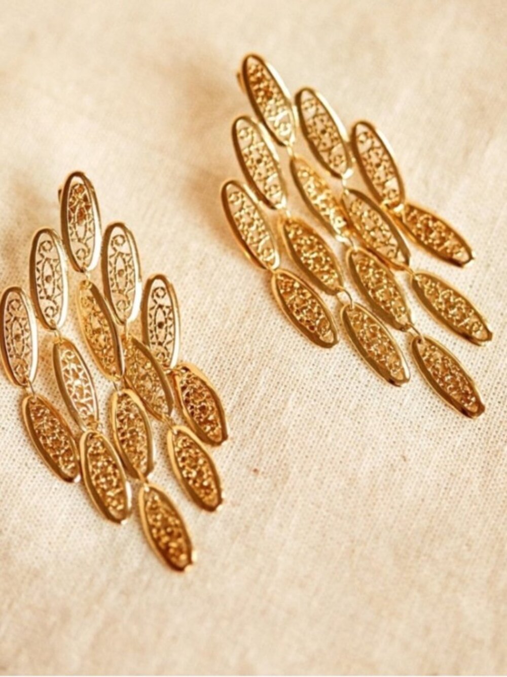 Sezane Colombe Earrings Gold Plated Metal New with Pouch & Box Rare Find - Picture 5 of 15
